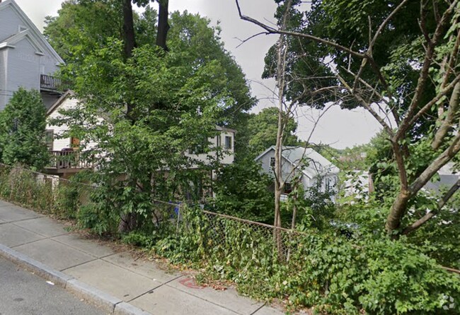 Building Photo - 208 Bigelow St Rental