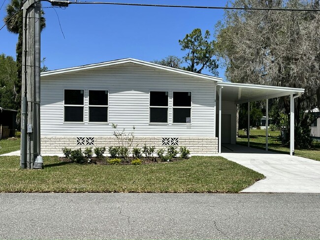 Photo - 1 Whitefeather Ln