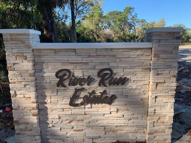 Building Photo - Newer Home waiting for you !