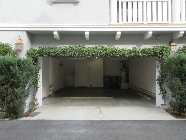 21 Hinterland Way