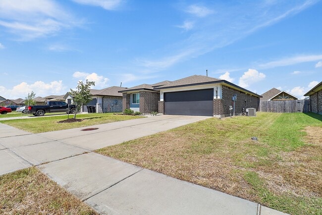 Building Photo - 14819 Cold Water Dr Rental