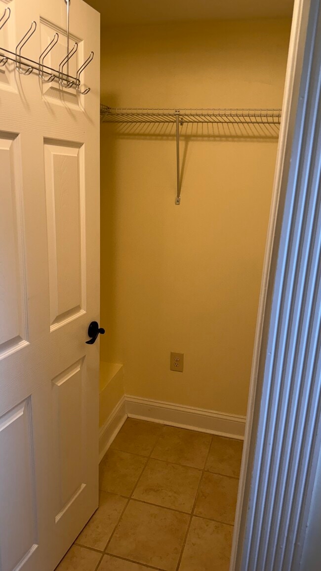 Photo - 1112 Oates St NE