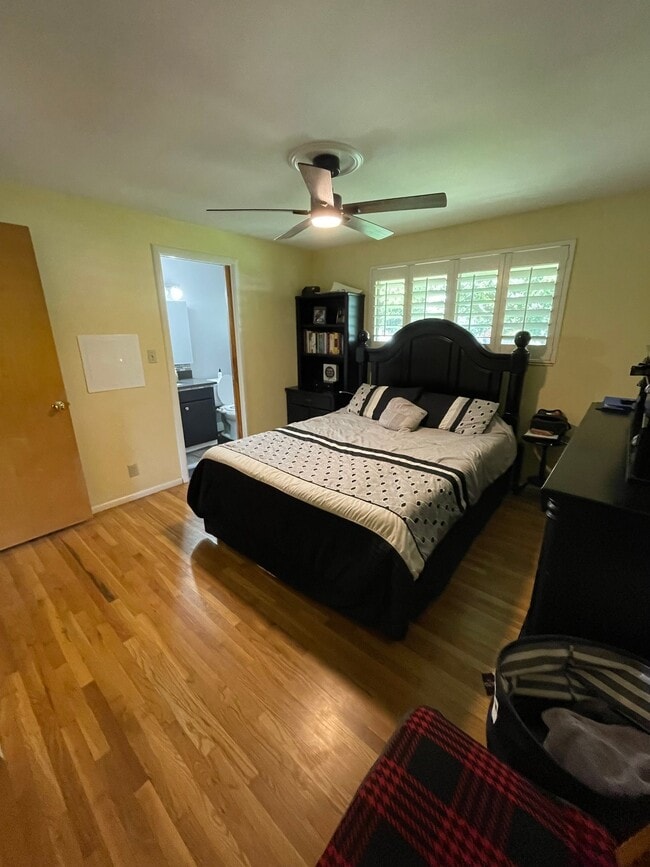 Photo - 842 Shannon Rd