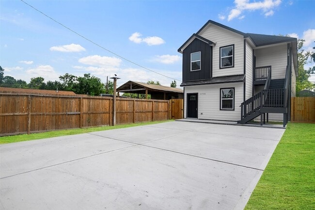 Photo - 1078 St Clair St Unidad A