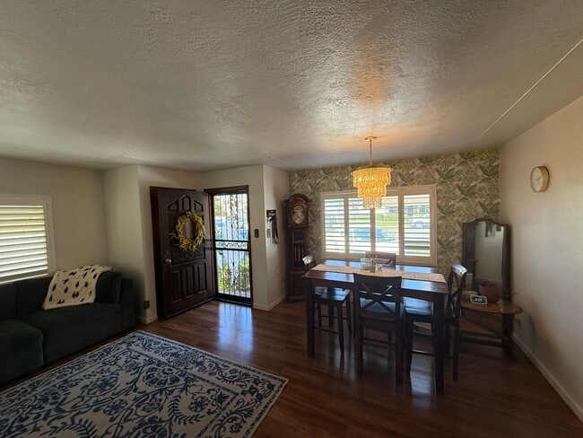 Photo - 1618 W Locust St