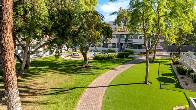 Countrywood Apartments