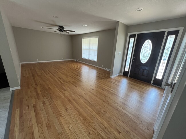 Photo - 101 W 10th St