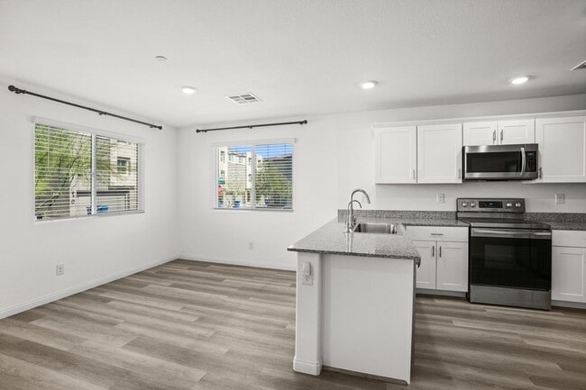 Photo - Beautiful 3 BR 2.5 BA Townhouse built in 2...