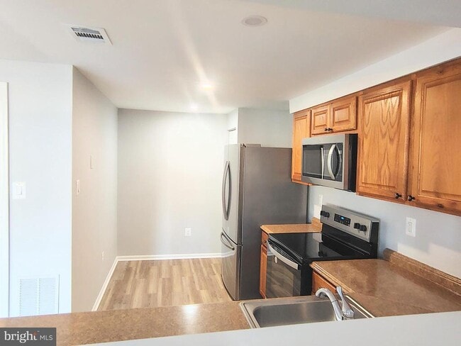 Photo - 564 Hollyberry Way