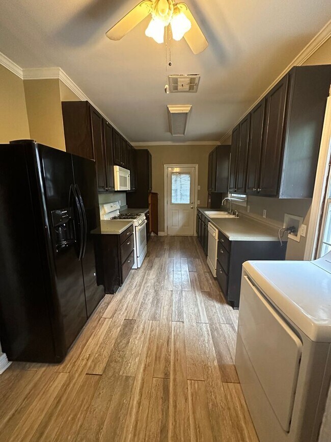 Photo - Broadmoor 3 Bedroom