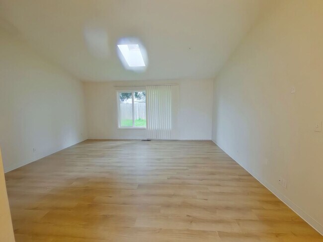 Photo - 2310 Snelling Dr