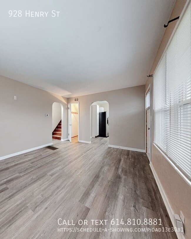 Photo - 928 Henry St