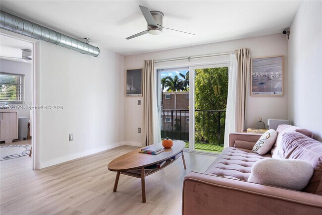 Photo - 1900 Meridian Ave Unit 204