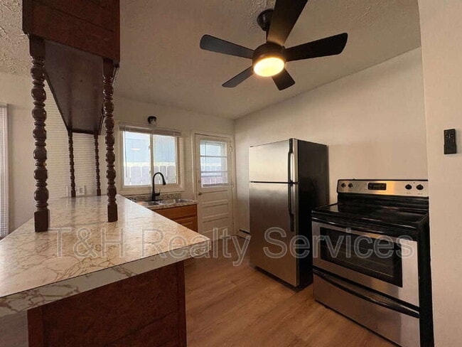 Photo - 1261 W 32nd St