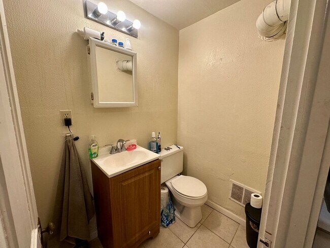 Charming Juneau Village Apartments!