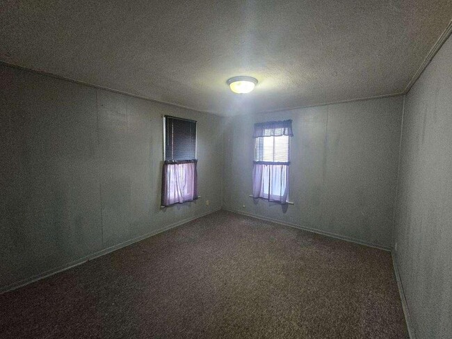 Building Photo - 424 N 4th St Rental