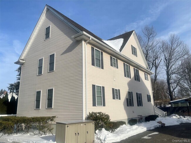 Photo - 30 High St Unit B