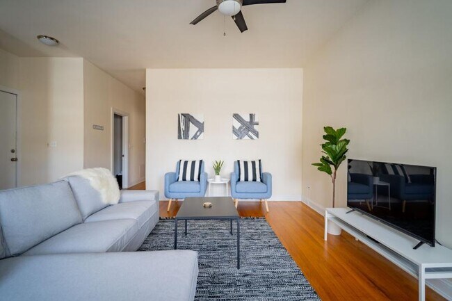 Photo - 3 bedroom in Chicago IL 60618 Unit 1