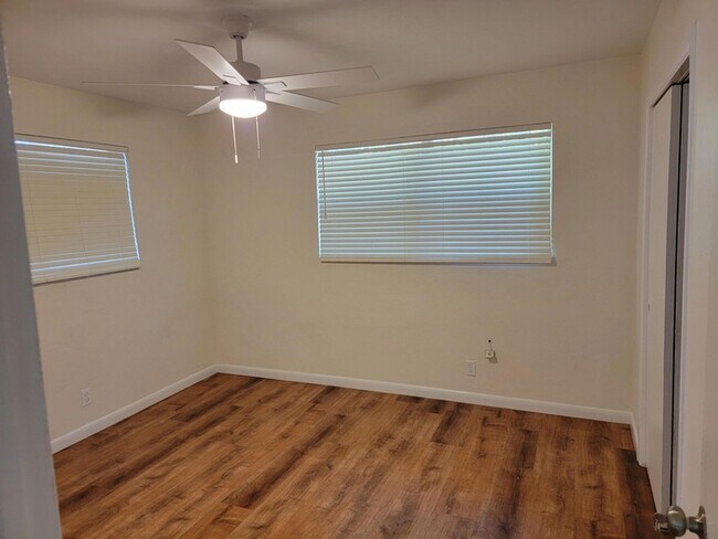 550 SW 38th Terrace