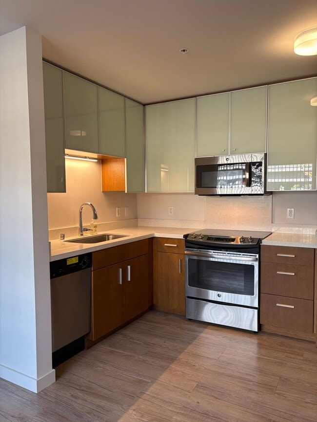 Photo - 2-bdrm/2-bath/1-prkg in the Residence at Makiki Unit 201