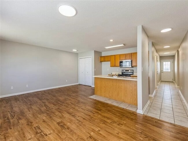 Building Photo - 11 NE Sunrise Dr Rental