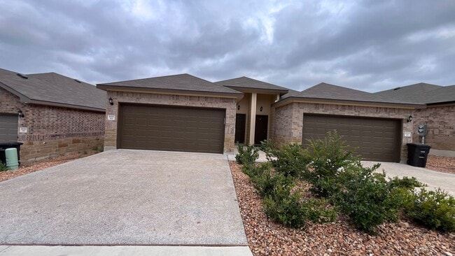 Building Photo - "Modern 3-Bed, 2-Bath Duplex Near Stevens ... Rental