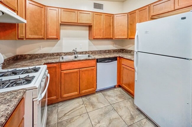 Photo - Spacious 3 Bed, 2 Bath Home Near UofA - Perfect Tucson Living!