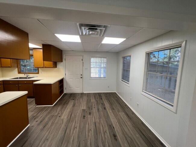 Photo - 11106 N Dowling Rd