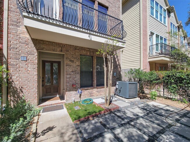 Photo - 2904 Chenevert St Unit F