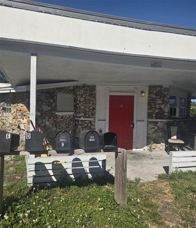 Building Photo - 1189 N Tamiami Trl Unit H