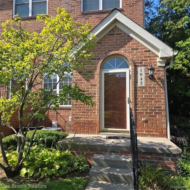 Building Photo - 1643 Campau Farms Cir