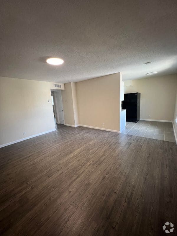 Building Photo - 10904 Towner Ave NE Rental
