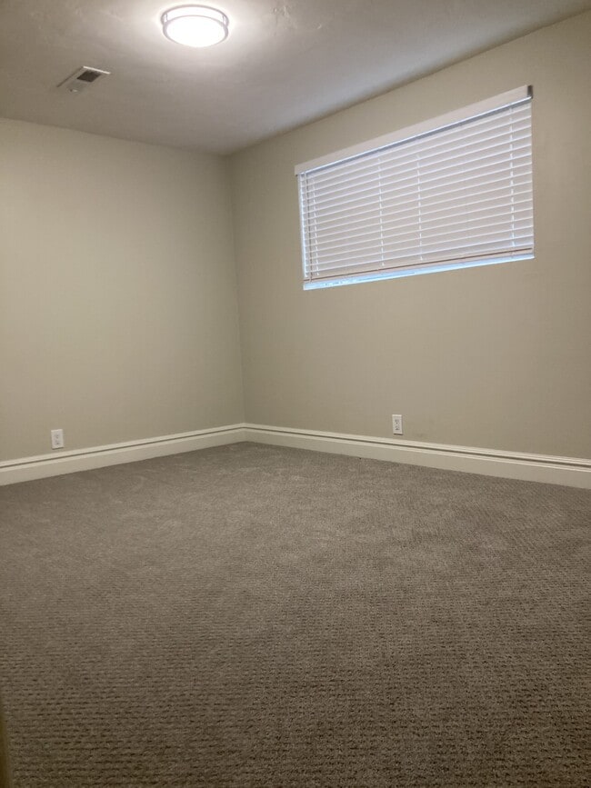 Photo - 1391 E McCormick Way Unidad Basement MIL