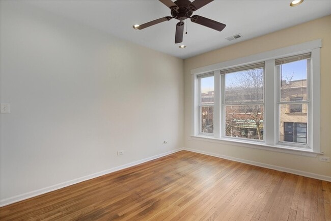 Photo - 4641 N Rockwell St Unit 2