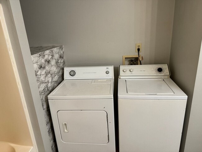 Photo - Riverview Apartments