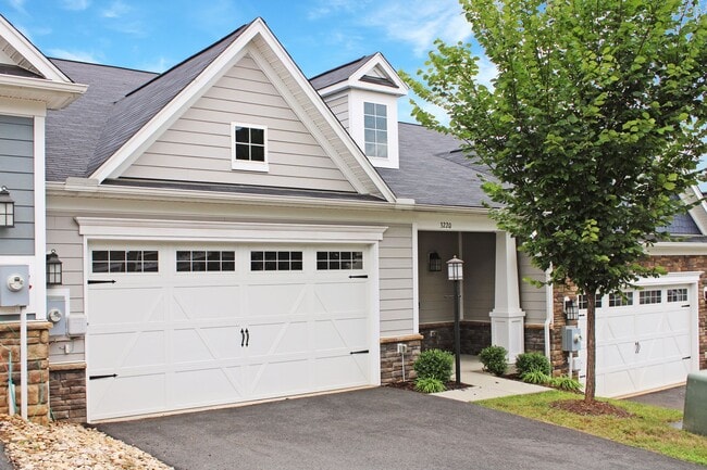 3-bedroom villa with 1st floor primary - 3-bedroom villa with 1st floor primary Townhome