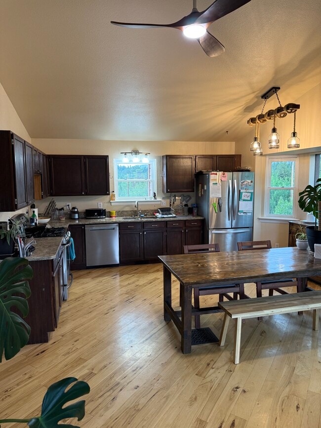 Photo - 340 Quartz Cir