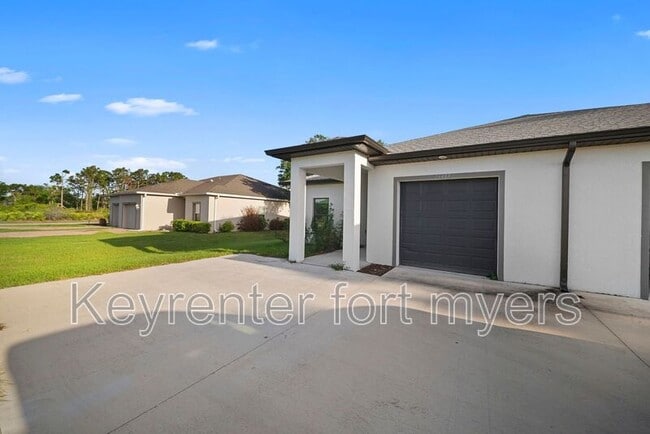 Photo - 26483 Sandhill Blvd