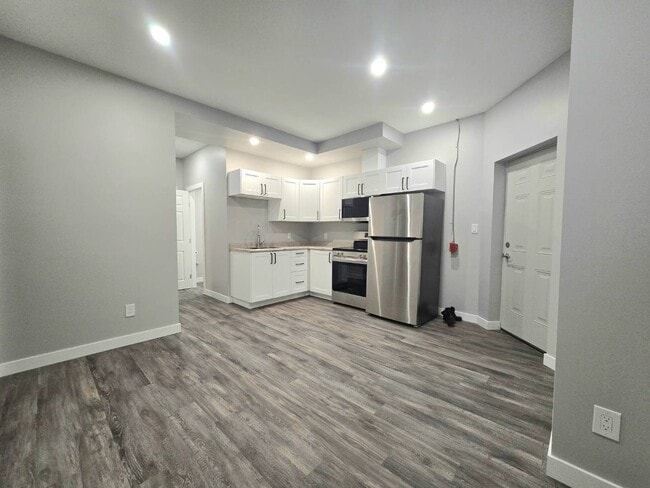 Photo - Unit 8 -337 Grenville Ave