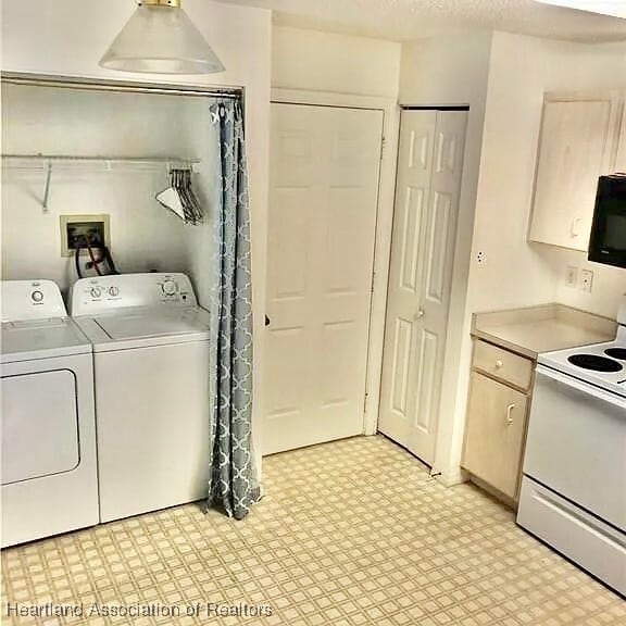 Photo - 751 W Carey Ln