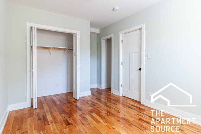 Photo - 556 W Arlington Pl