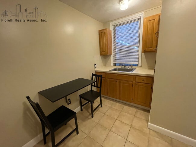 Photo - 18 Parmenter St Unit 1