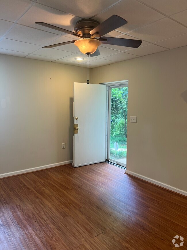 Building Photo - 2761 Cocklebur Rd Unit B Rental
