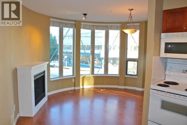 3089 Oak St Unit 209