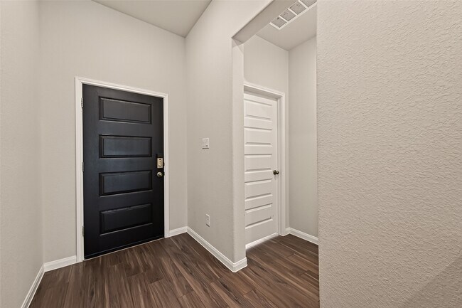 Photo - 3013 Chestnut Ln