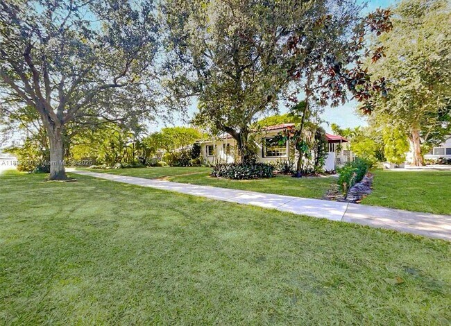 Photo - 364 Navarre Dr