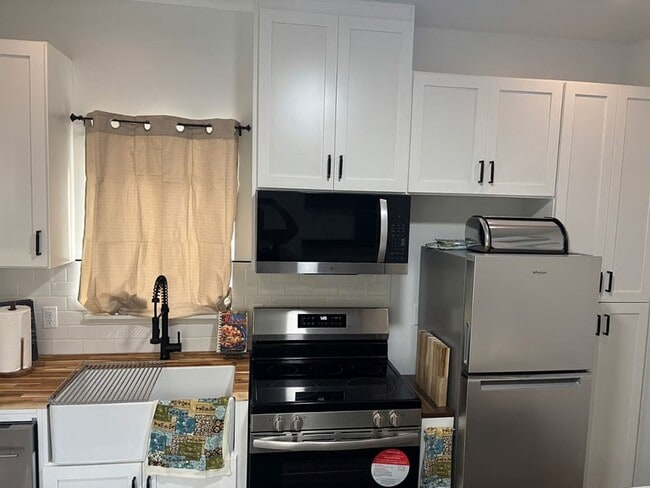 Photo - Charming Backyard Studio – All Utilities Included - Even WiFI