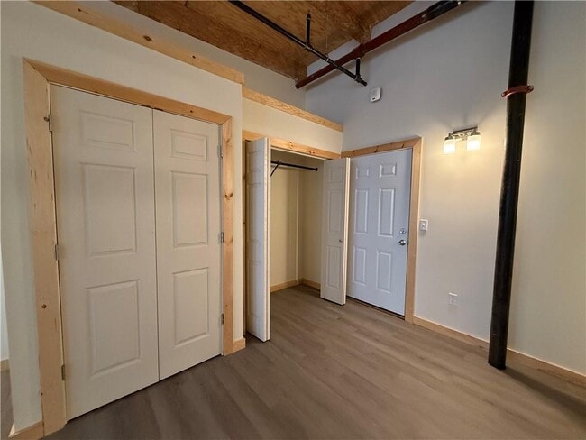 Photo - 327 Pine St Unidad 112