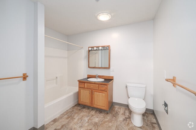 3BR, 1BA - 1,158SF - Bathroom