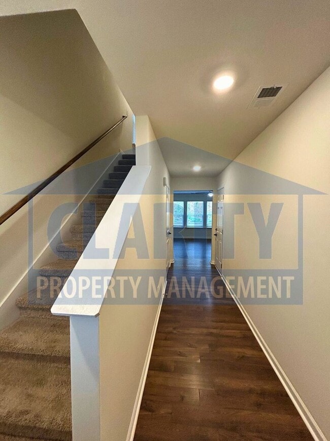 Photo - Beautiful 3 bedroom home in North Cleveland neighborhood!